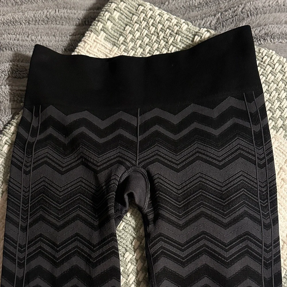 Women’s Lululemon knit seamless ribbed leggings Chevron heathered